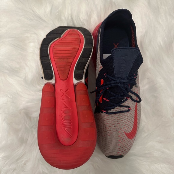 Nike running shoes, minimal wear, great condition. Nike air27c - Picture 2 of 6